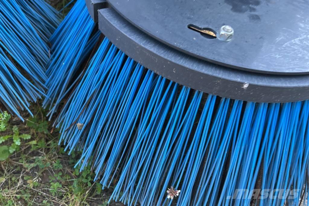 Johnston Compact 25 Varredoras