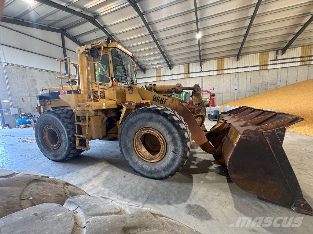 CAT 966 F Carregadeiras de rodas