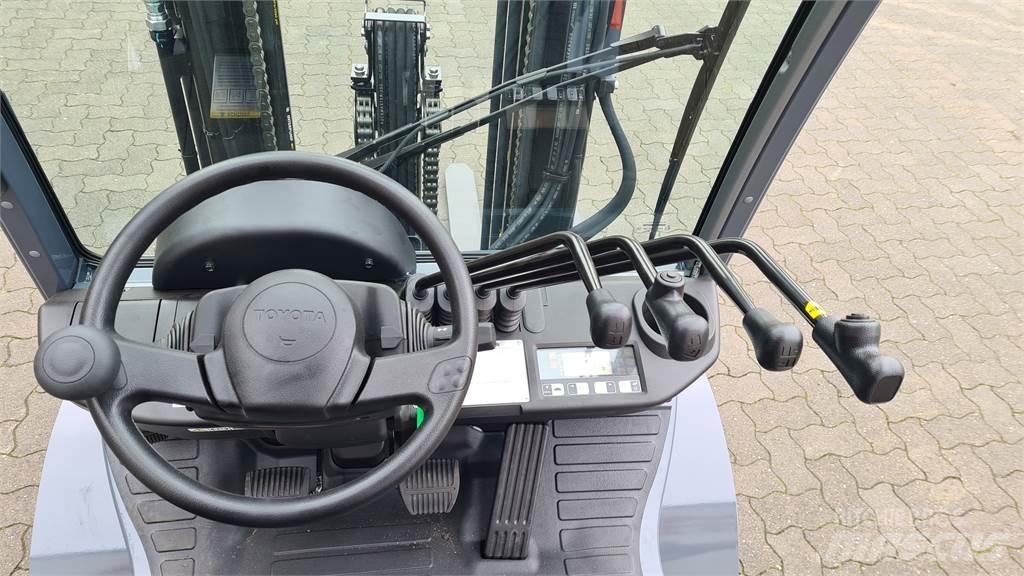 Toyota 02-8FGF25 Empilhadores a gás