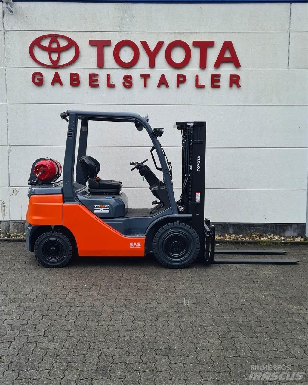Toyota 02-8FGF25 Empilhadores a gás