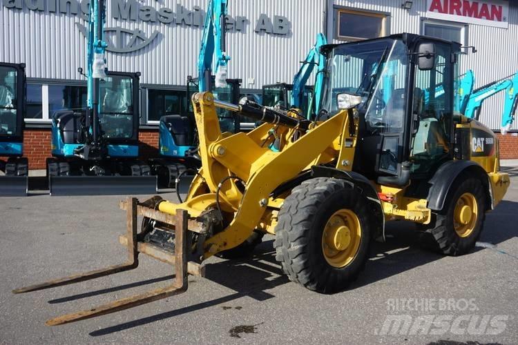 CAT 906M *Uthyres* Carregadeiras de rodas