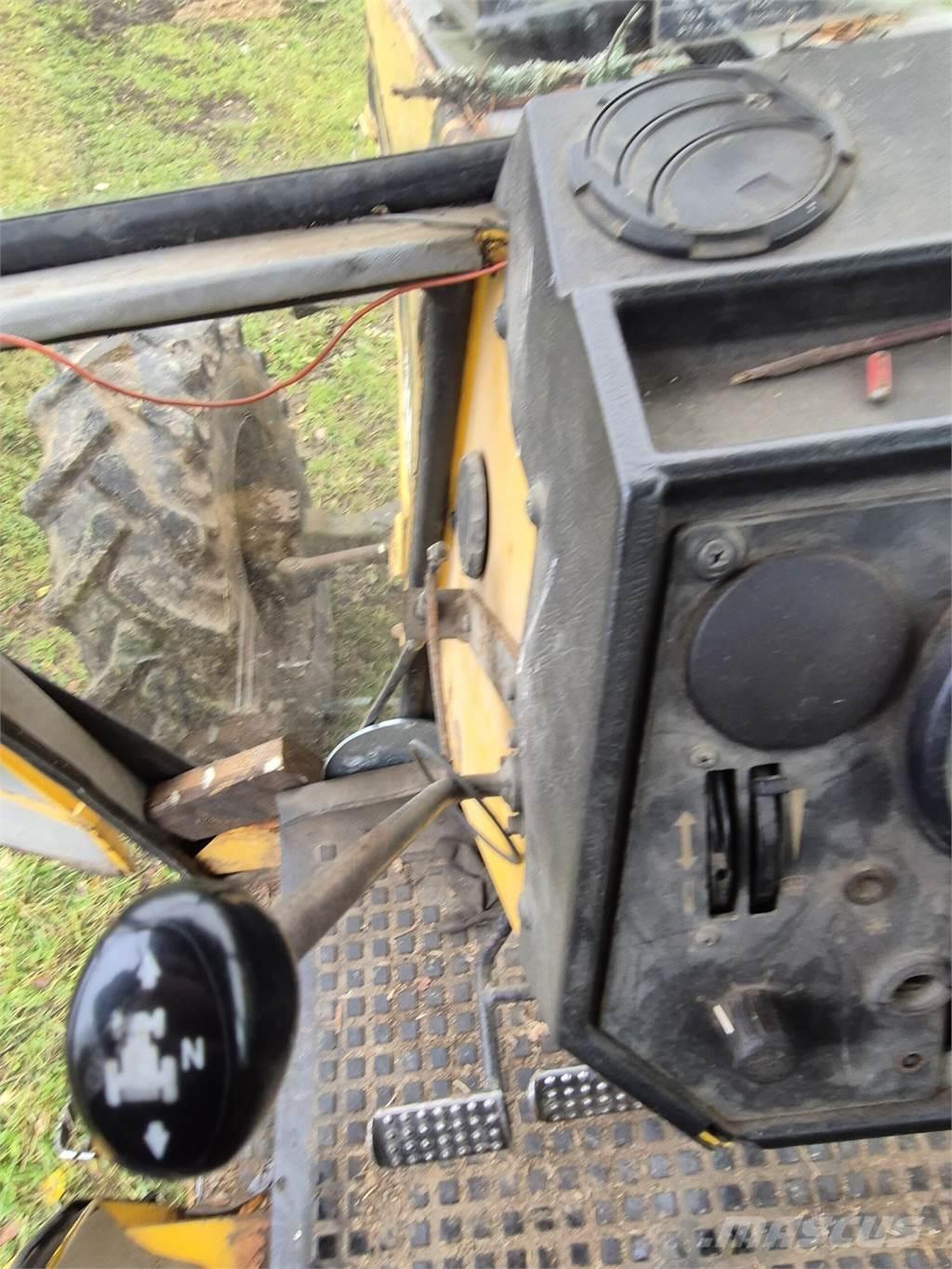 Valtra 715M Tratores Agrícolas usados