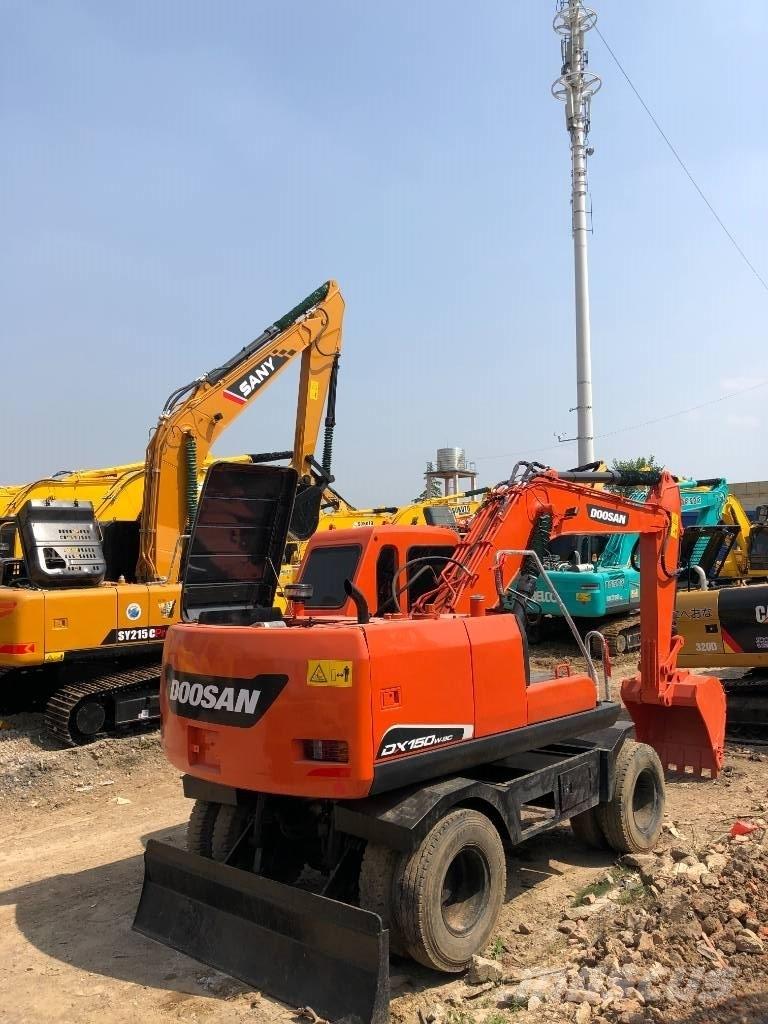 Doosan DX150W Escavadoras de rodas