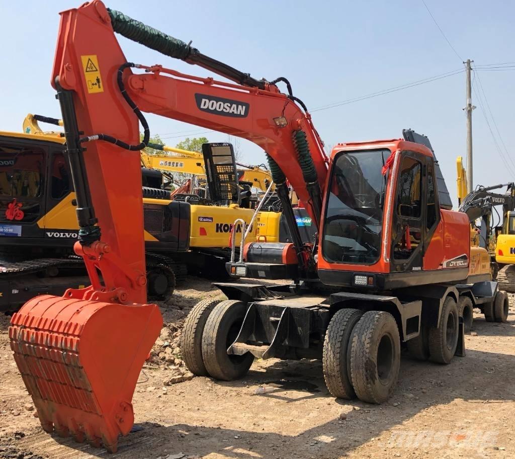 Doosan DX150W Escavadoras de rodas