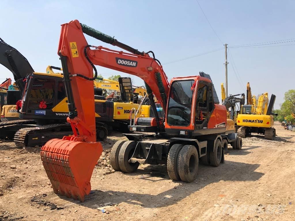 Doosan DX150W Escavadoras de rodas