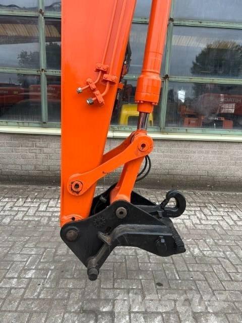 Hitachi ZX 135 US Escavadeiras de esteiras