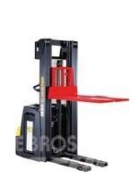 Hyster S1.4iL Empilhador para operador externo