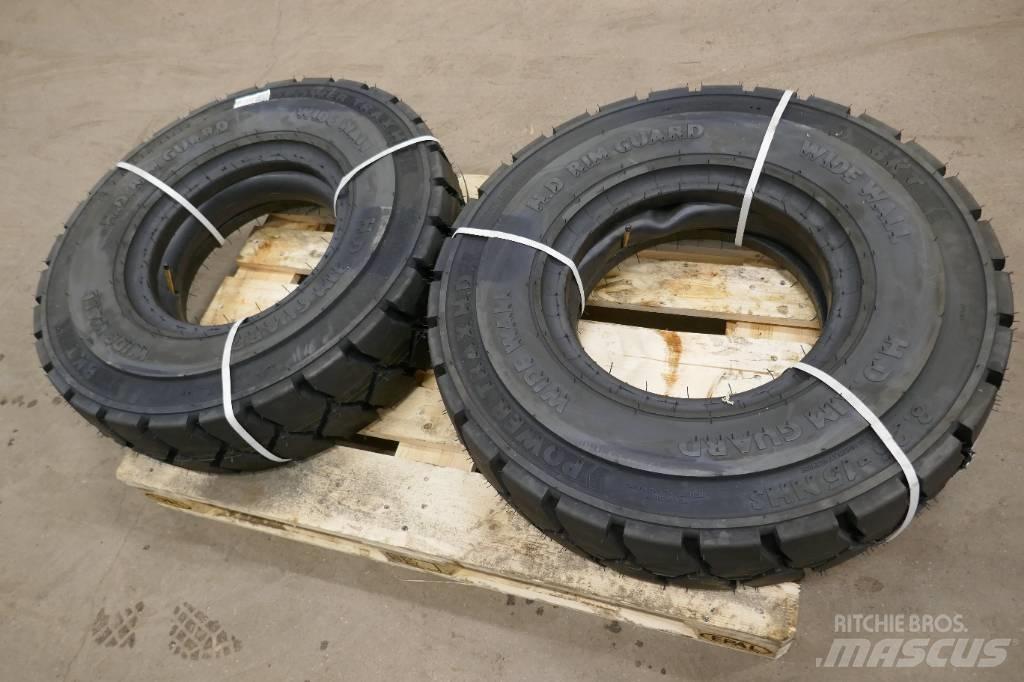 BKT 8.25-15 14 Pneus