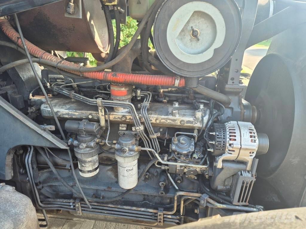 New Holland 8360 Tratores Agrícolas usados