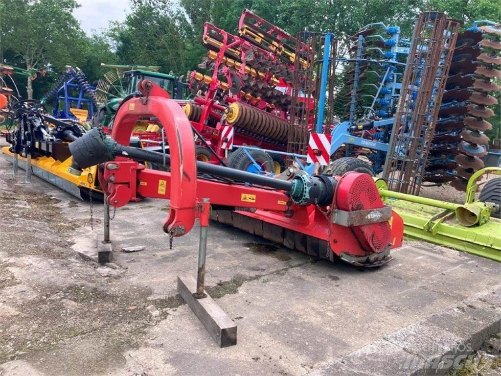Kuhn TBE 210 Gadanheiras e cortadores de folhas para pastos