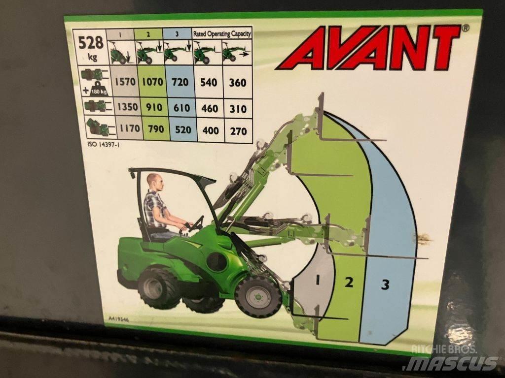 Avant 528 Carregadora multifunções