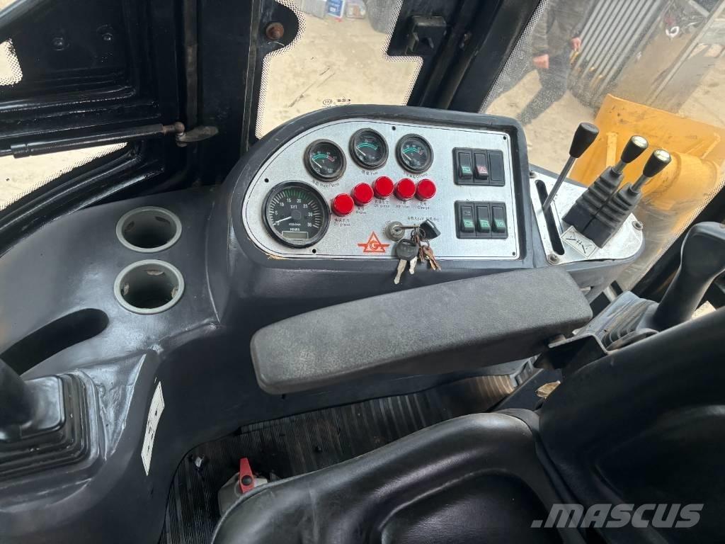CAT 420 F Retroescavadeiras