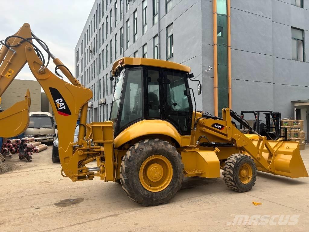 CAT 420 F Retroescavadeiras