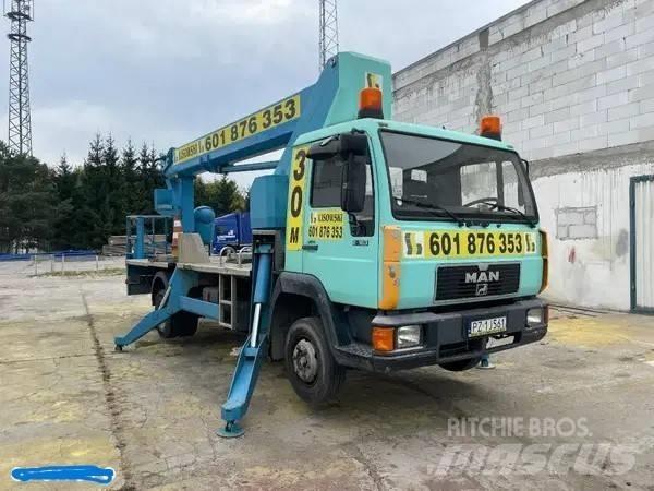 Wumag WT300 Plataformas aéreas montadas em camião