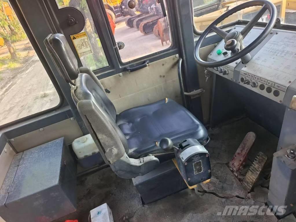 XCMG XP 263 Cilindros Compactadores de pneus