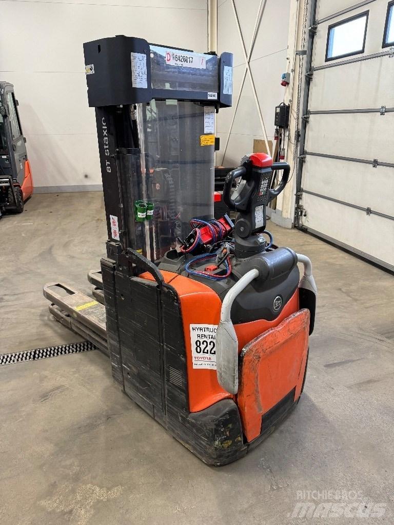 Toyota SPE160L Empilhador para operador externo