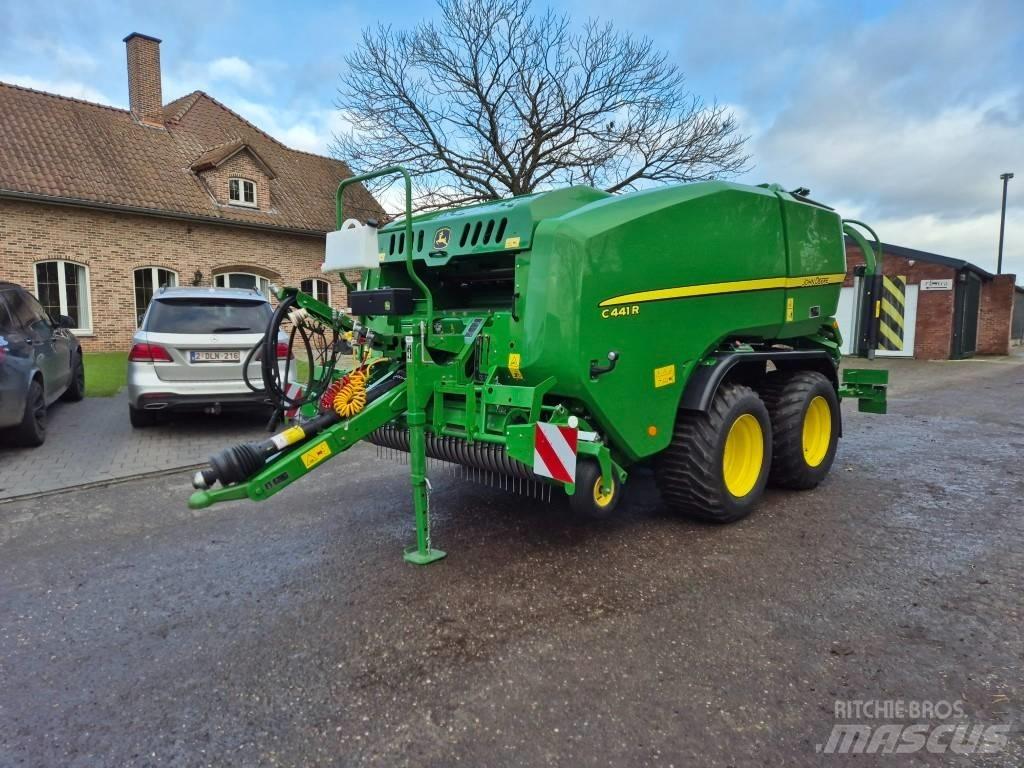 John Deere C441R Enfardadeira de rolos