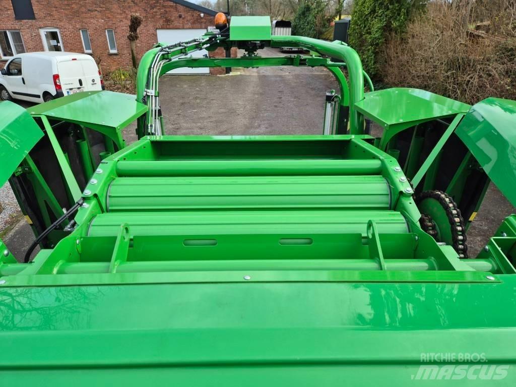 John Deere C441R Enfardadeira de rolos