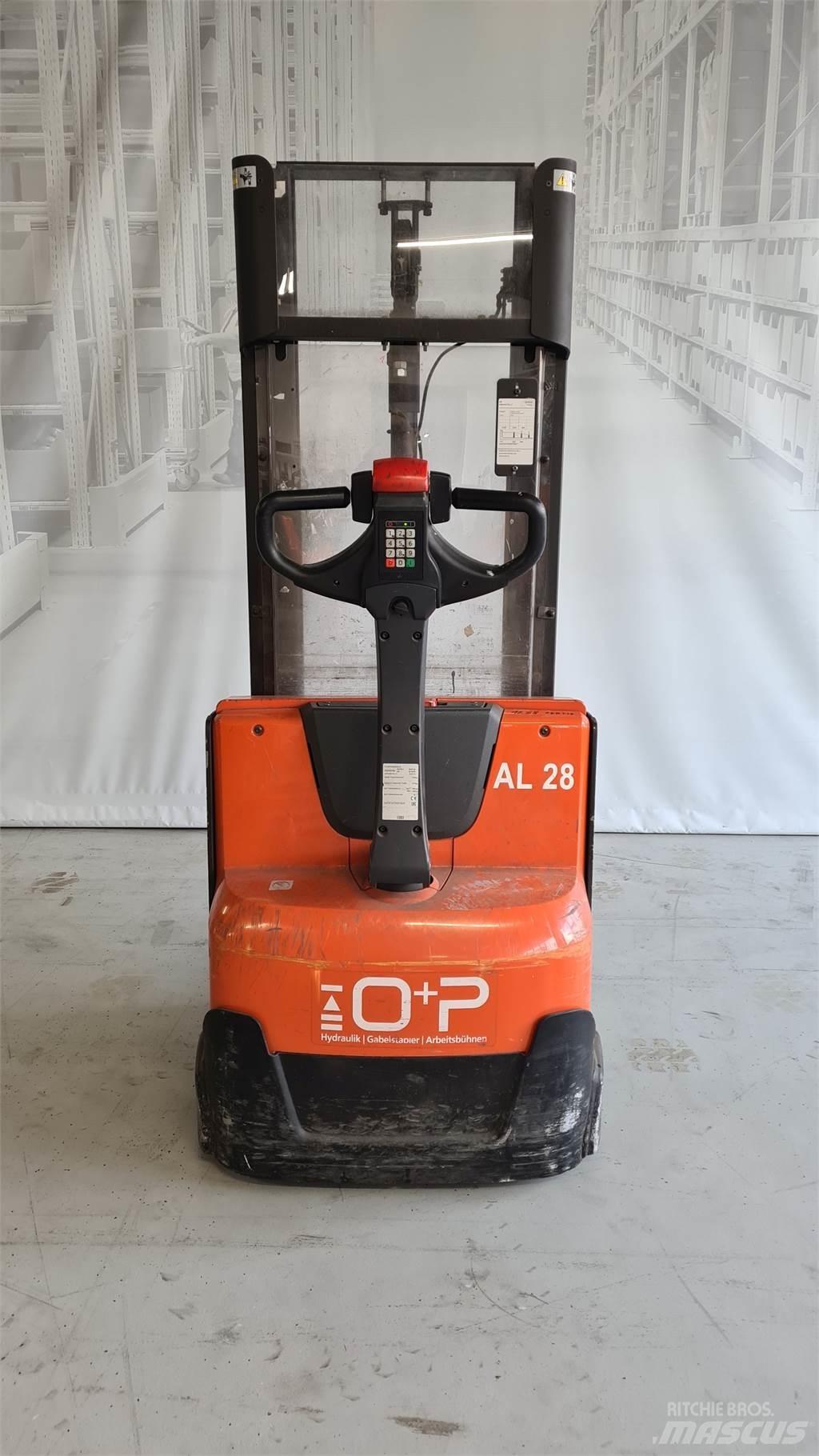 Toyota SWE120 Empilhador para operador externo