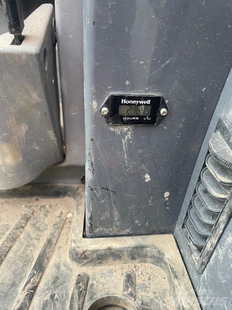 Takeuchi TB 235 Miniescavadeiras