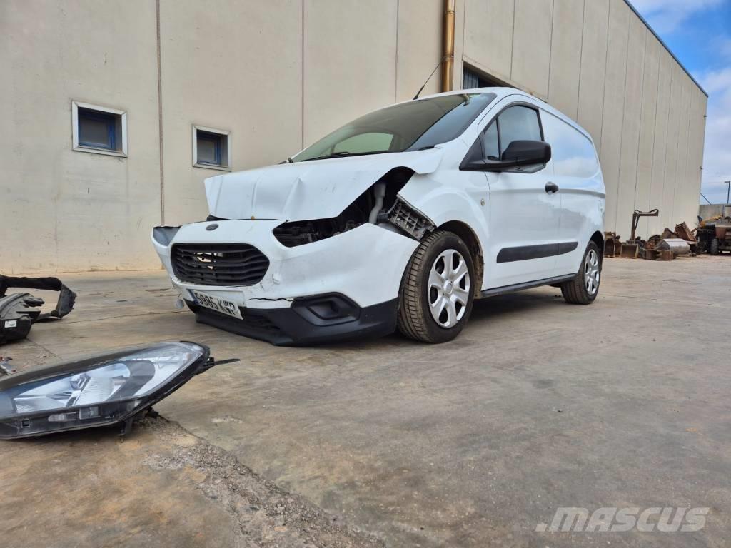 Ford Courier Caixa fechada