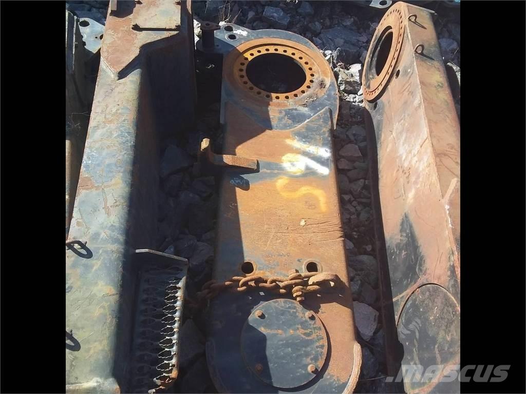 CAT 560 Pendelarm Transmissăo