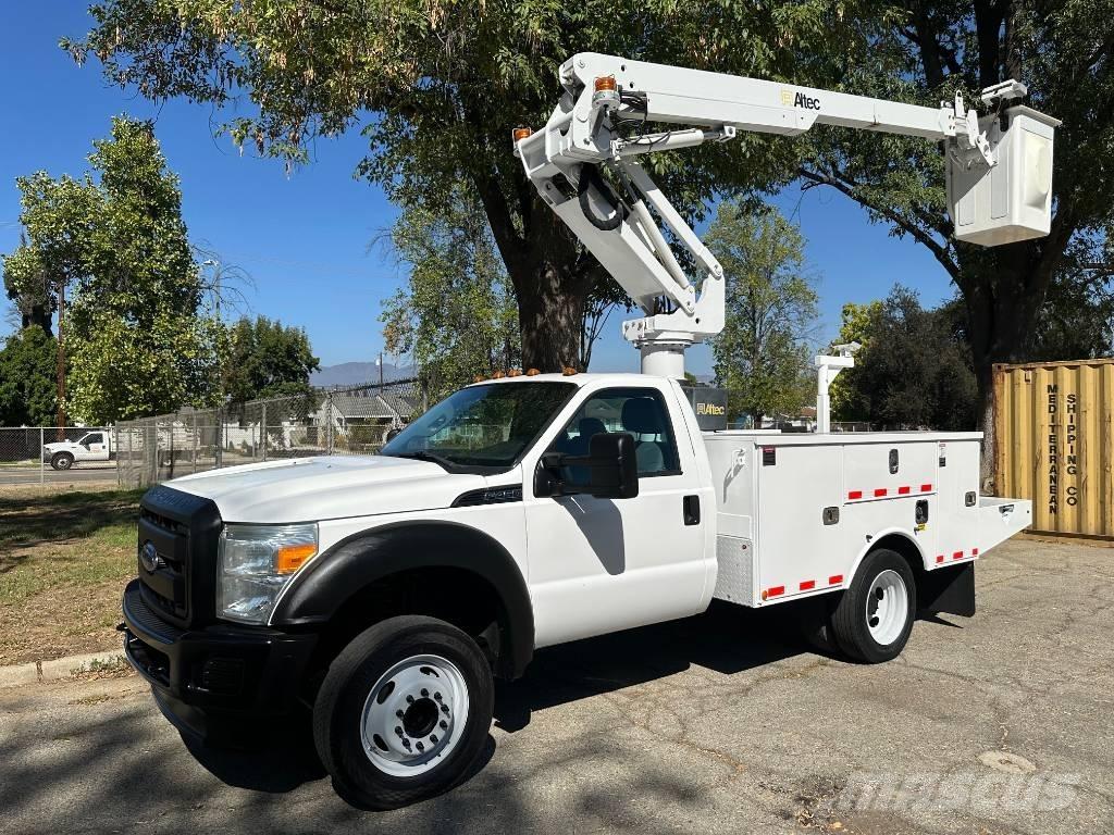 Altec AT 235 Plataformas aéreas montadas em camião