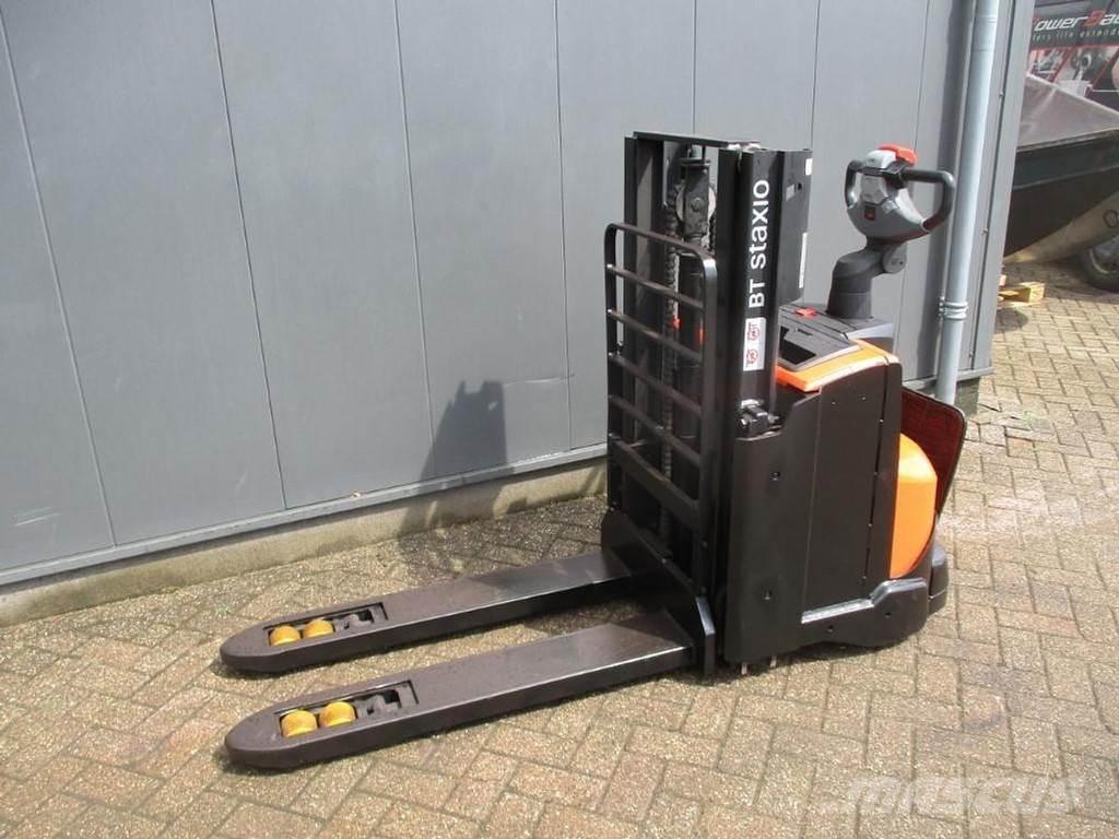 BT SWE 200D Empilhador para operador externo
