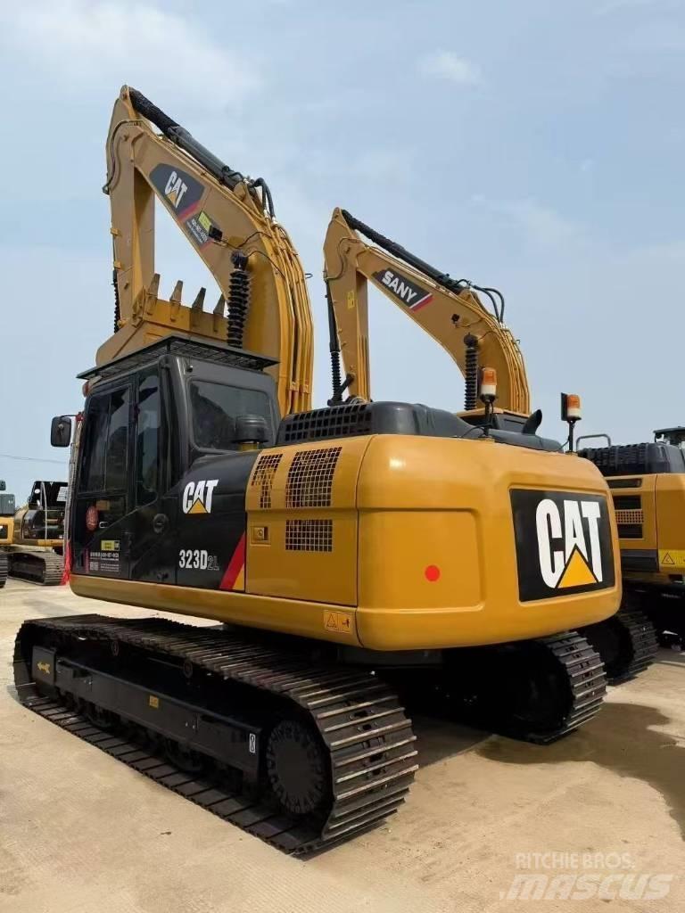 CAT 323D2L Escavadeiras de esteiras