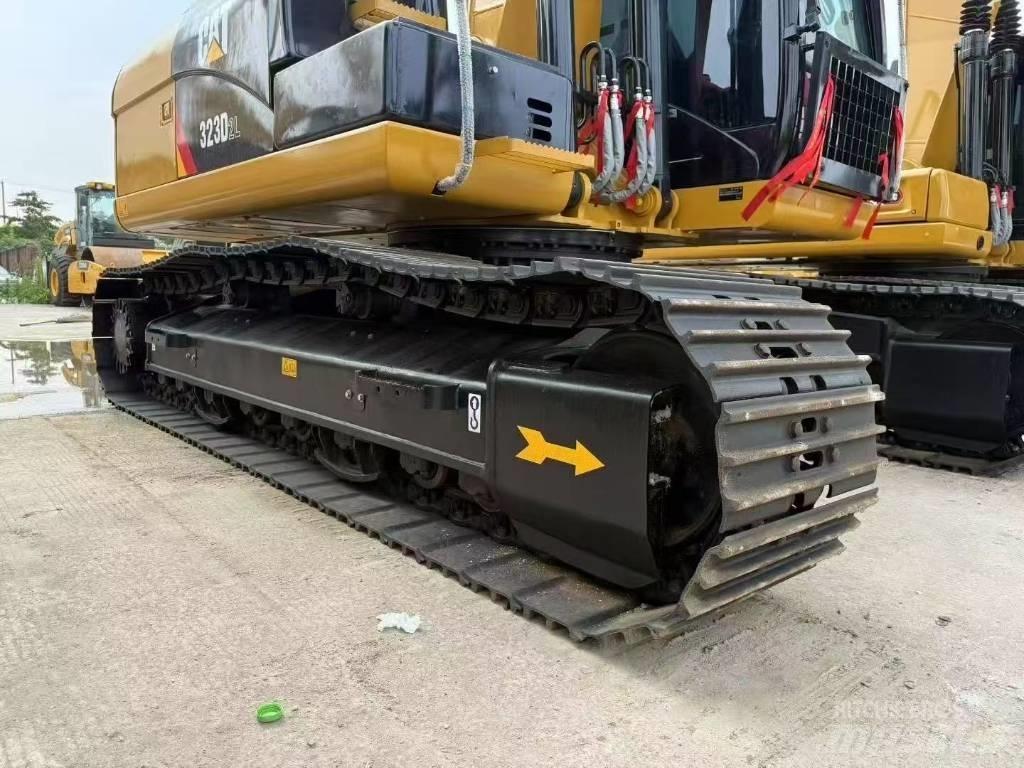 CAT 323D2L Escavadeiras de esteiras