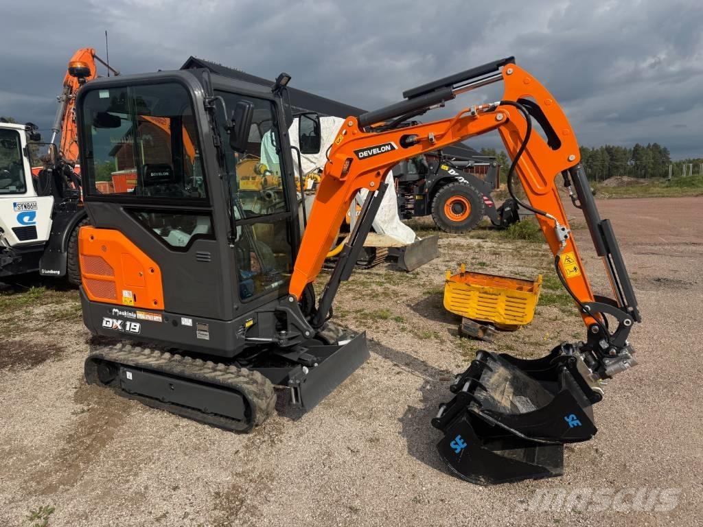 Develon DX 19-7 Miniescavadeiras