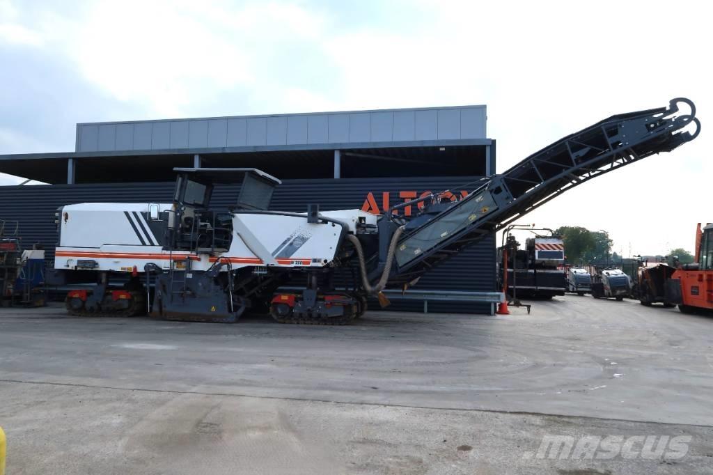 Wirtgen W250 Moinhos de asfalto a frio