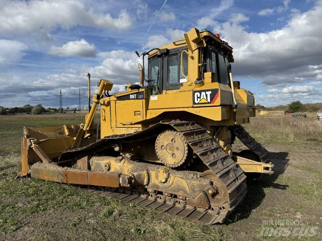 CAT D 6 T LGP Dozers - Tratores rastos