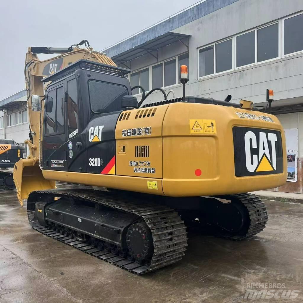 CAT 320D2 Escavadoras Midi 7t - 12t
