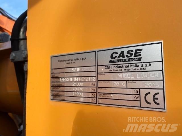 CASE 921F Carregadeiras de rodas
