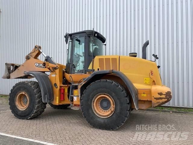 CASE 921F Carregadeiras de rodas