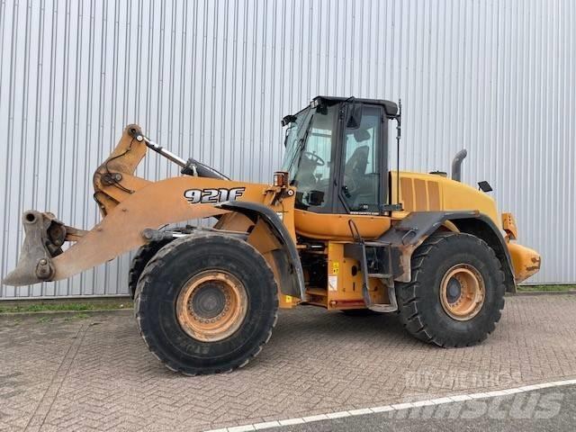CASE 921F Carregadeiras de rodas