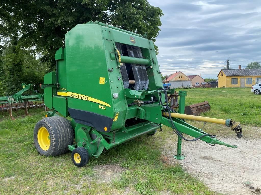 John Deere 852 Enfardadeira de rolos