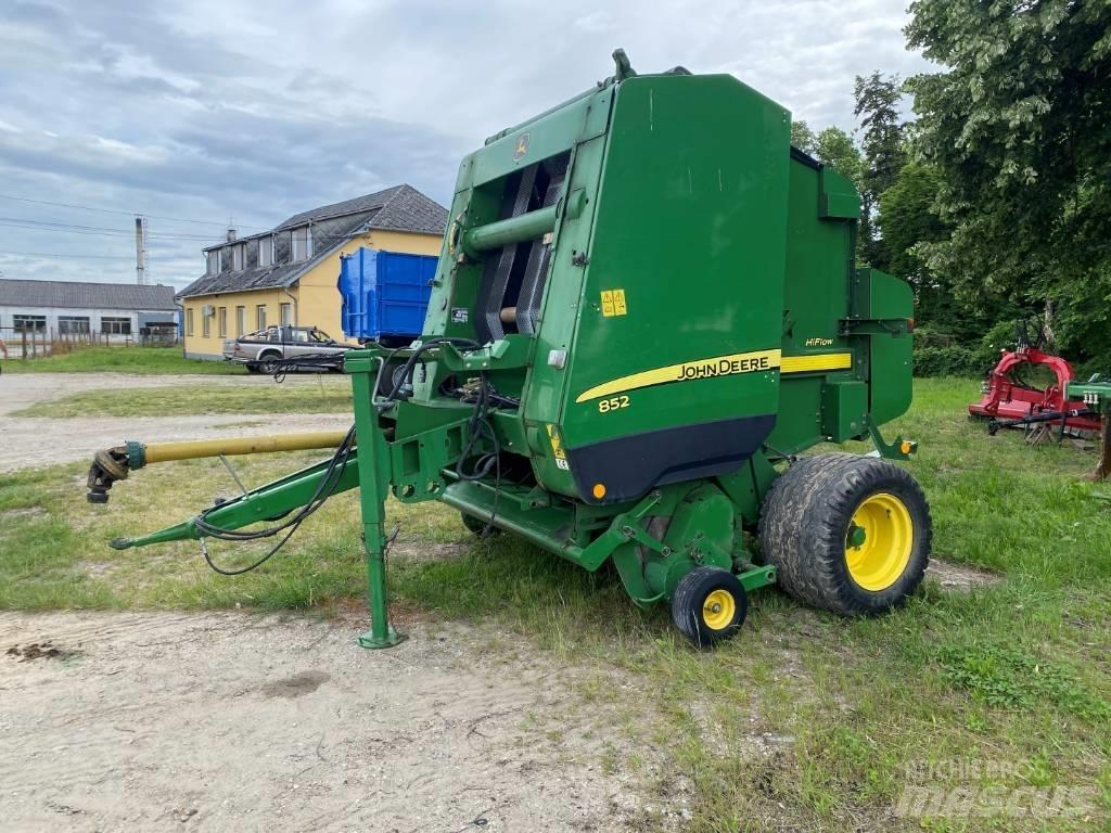 John Deere 852 Enfardadeira de rolos