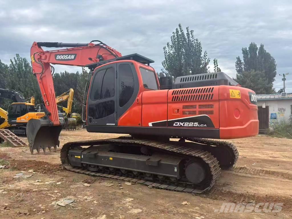 Doosan DX 225 Escavadeiras de esteiras
