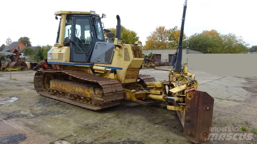 Komatsu D 41 P-6 Dozers - Tratores rastos