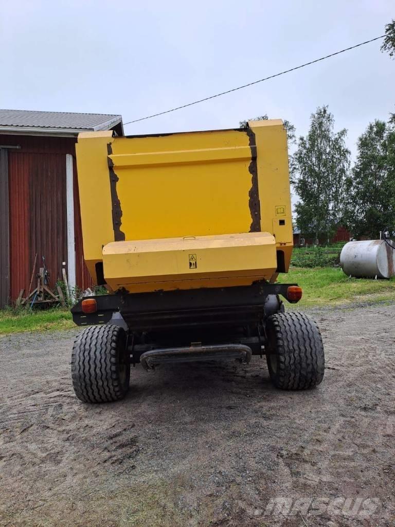 New Holland BR 7060 Enfardadeira de rolos