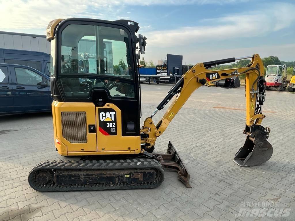 CAT 302 Miniescavadeiras