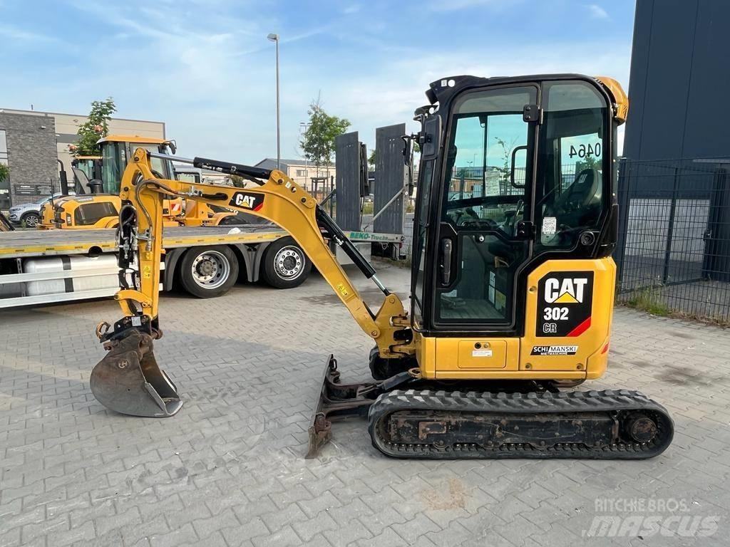 CAT 302 Miniescavadeiras