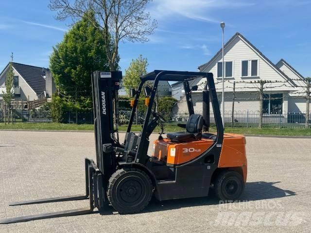 Doosan D30 Plus Empilhadores Diesel