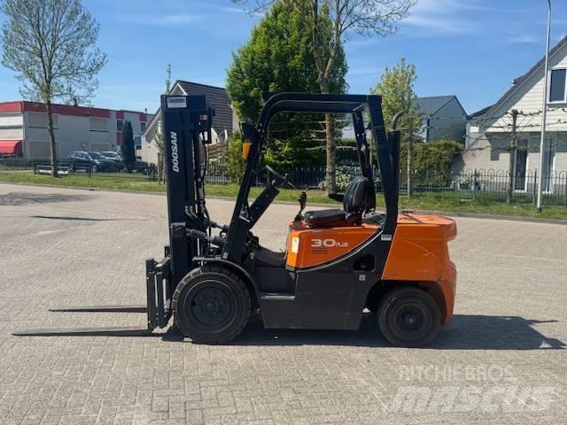 Doosan D30 Plus Empilhadores Diesel