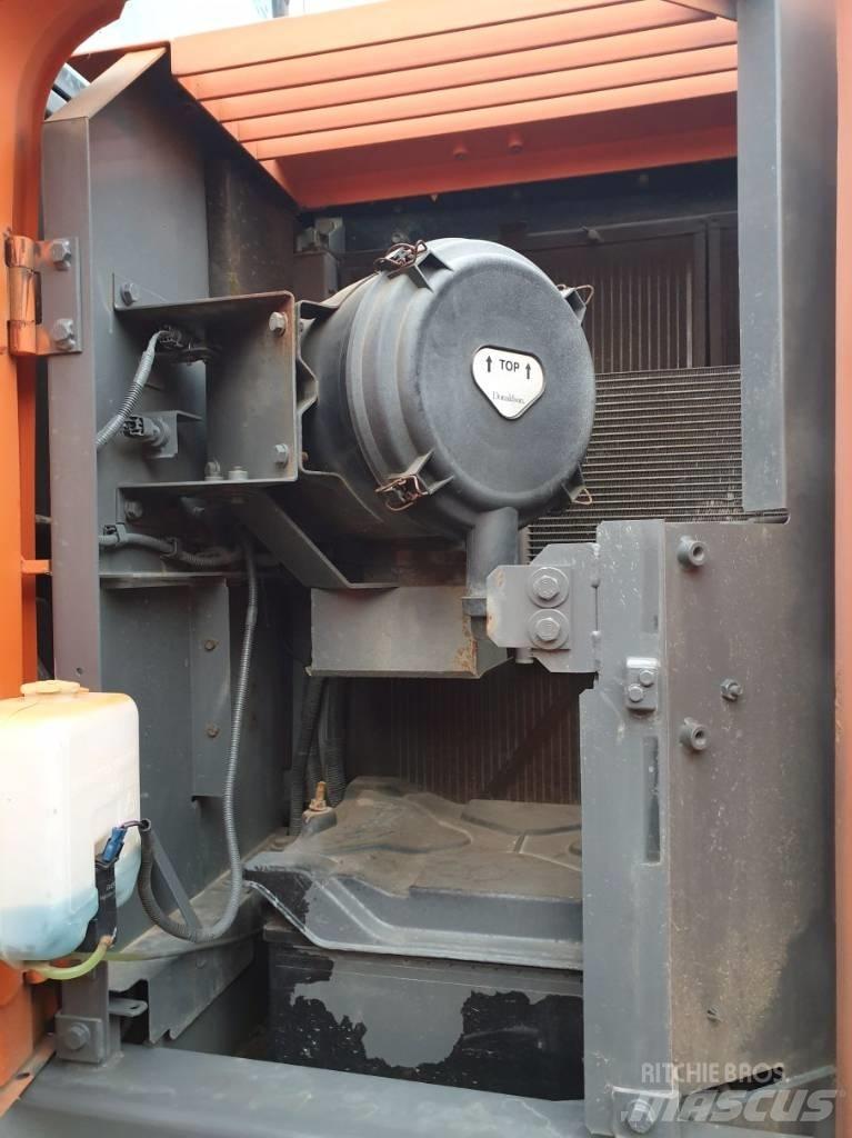 Hitachi ZX225USLC-3 Escavadeiras de esteiras