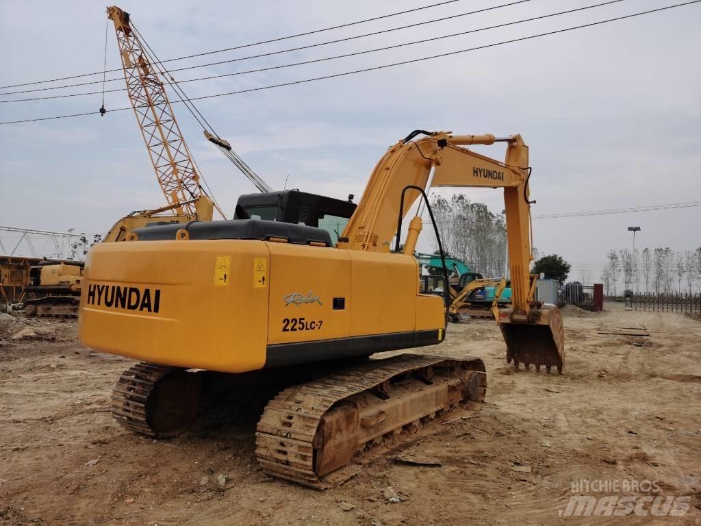 Hyundai R225LC-7 Escavadeiras de esteiras