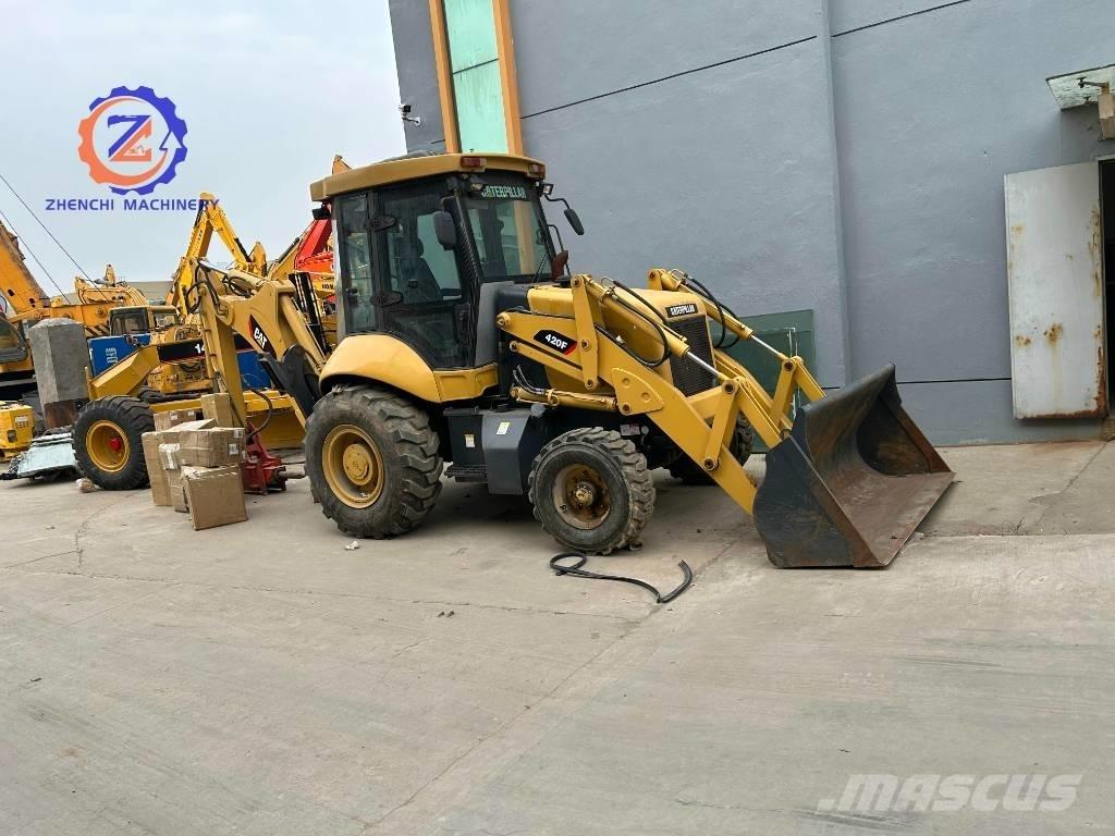 CAT 420 F Retroescavadeiras