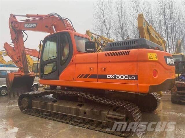 Doosan DX300 Escavadeiras de esteiras